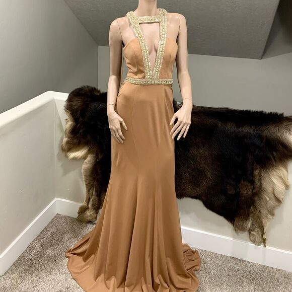 Stunning Sexy Halter Neck Crystal Beads & Sequins Mermaid Gown - Picture 1 of 16